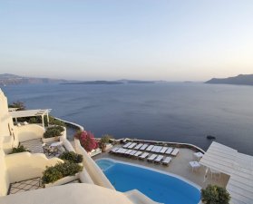 Canaves Suites