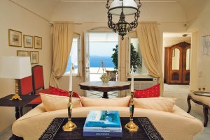 Canaves Suites
