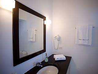 Aenaon Hotel Imerovigli Bathroom