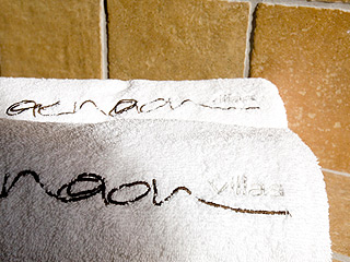 Aenaon Villas Hotel Santorini Bathroom