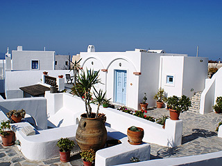 Aethrio Hotel In Oia Santorini