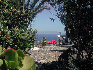 Agnadi Villa Foinikia Santorini Island Garden