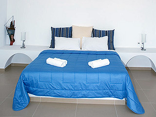 Apanemo Hotel Santorini Bedroom