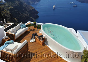 Aqua Honeymoon Outdoor Jacuzzi