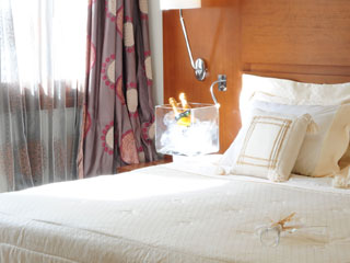 Aressana Hotel Honeymoon Suite