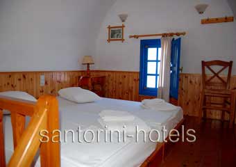 Atlantida Villas Oia Guestroom