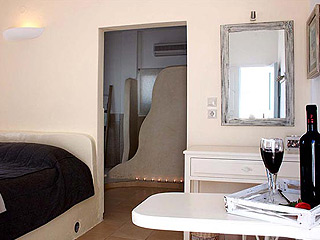 Blue Dolphins Hotel Santorini
