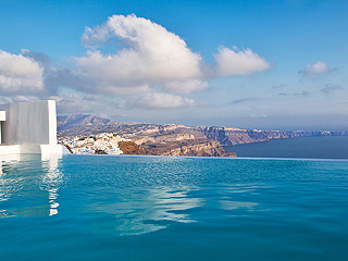 Chromata Hotel Infinity Pool