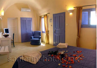 Cliffside Suites Santorini