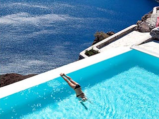 CSKY Hotel Pool Overview