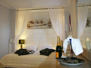 Dream Island Hotel Fira Guestroom