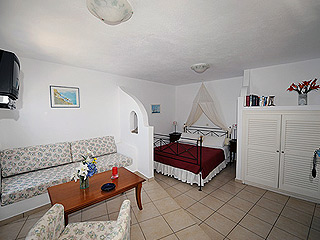 Efterpi Viilas Santorini Indoor Apartment