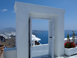 Kallisto Hotel Entrance