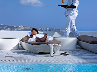 Kallisto Hotel Relaxing By The Pool