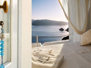 Katikies Hotel Volcano View Suite