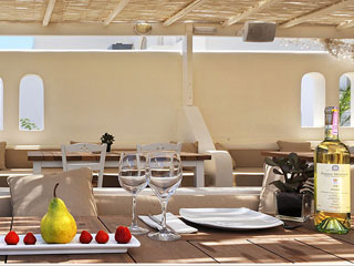 La Meduse Hotel At Perivolos Beach