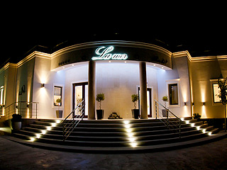 La Mer Deluxe Entrance