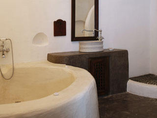 Mansion Kyani Villa Traditional Bathroom