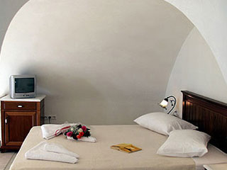 Nefeles Suites Cave Room