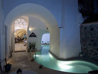 Nefeles Suites Santorini Fira