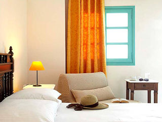 Nikolas Hotel Guestroom