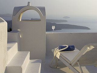 On The Rocks Hotel In Imerovigli