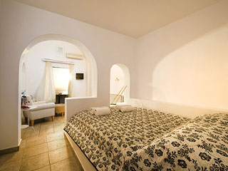 Regina Mare Villas Santorini Guestroom
