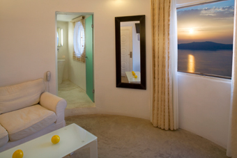 Rocabella Santorini Apartments Room