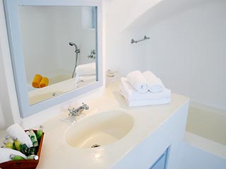 Spiti Daniel Villa Bathroom Santorini