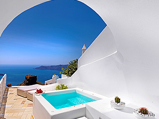 Tholos Resort Family Suite Jacuzzi