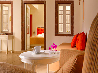 Tholos Resort Santorini Junior Suite