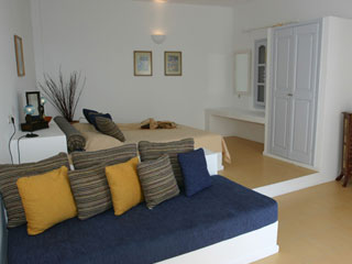 Tzekos Villas Triple Room