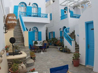Vallas Apartments And Houses Santorini