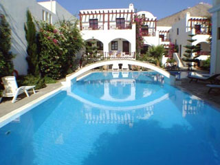 Veggera Hotel Santorini Pool