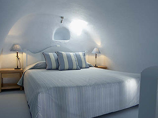 Alexander Hotel Santorini Oia Bedroom