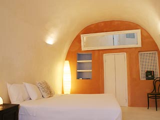 Villa Ivi Cave Bedroom