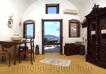Vip Suites Oia Hotel