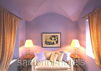 Zannos Melathron Santorini Guestroom