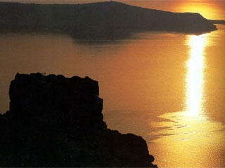 santorini classic-santorini sunset with caldera view