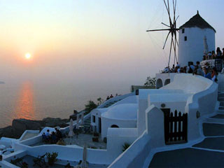 grape escape tour-santorini sunset