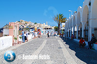 Walking in Fira