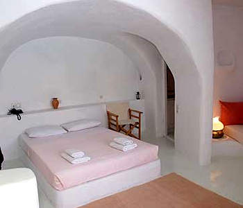 finikia hotel oia