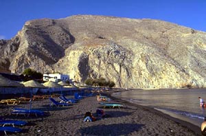 perissa beach santorini