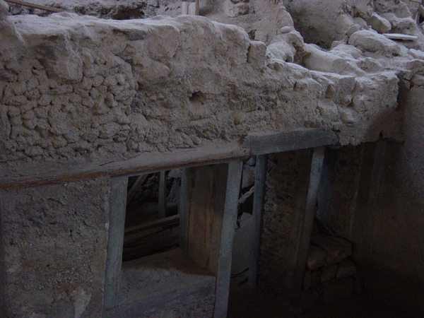 santorini akrotiri archaeological village