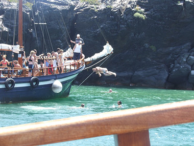 santorini volcano - volcano cruise