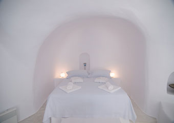 Aghios Artemios Traditional Houses hotel santorini Greece room