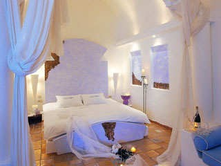 Astarte Honeymoon Suites Santorini suite