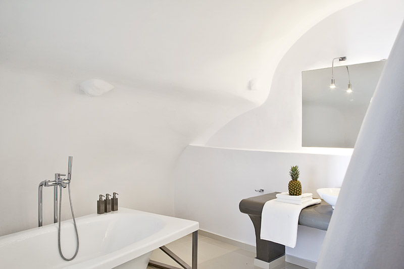 Chromata Santorini -small luxury hotel santorini