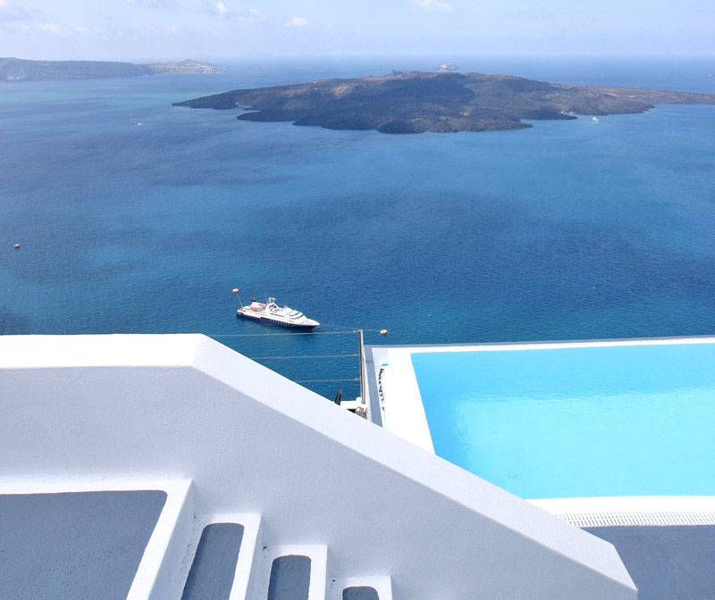 Cosmopolitan Suites caldera view hotel santorini-accommodation