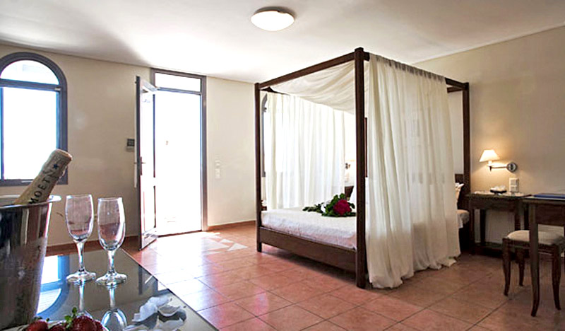 santorini first class hotels-filotera xenones-santorini- caldera view